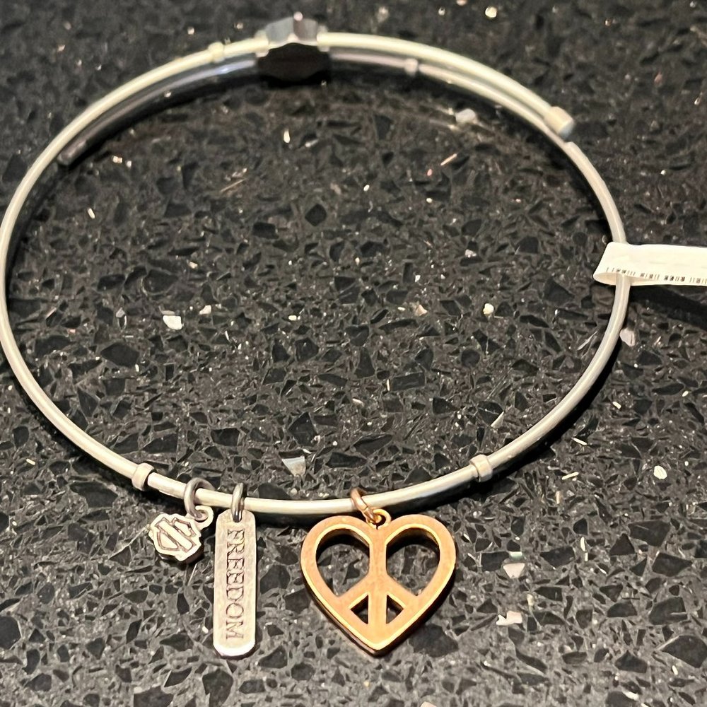 HARLEY DAVIDSON STAINLESS STEEL LADIES HEART BANGLE BRACELET